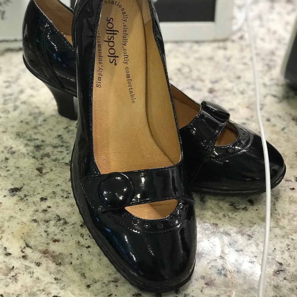 Black Patent Pumps - Super Comfortable!